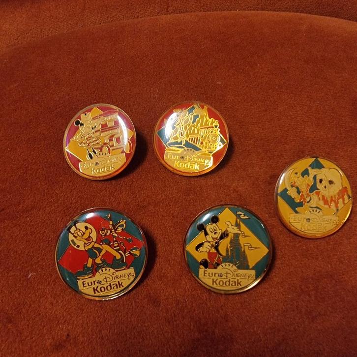 Série complète 5 pin’s OFFICIELS EuroDisney Kodak – “Officia, Collections, Broches, Pins & Badges