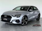 Audi A3 Sportback 1.0TFSI SPORT-1ERPRO-COCKPIT-CARPLAY-PDC, Stof, Gebruikt, 1770 kg, Bedrijf