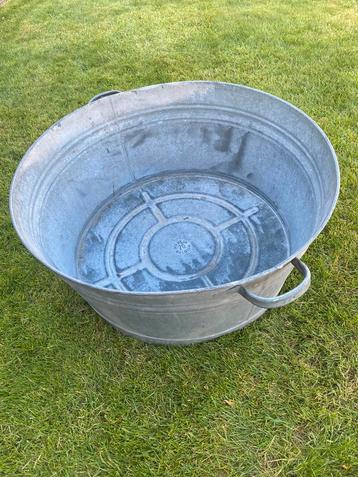 Ancienne bassine galvanisée  beschikbaar voor biedingen