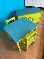 Table enfant + 2 chaises et coffre jouet, Enfants & Bébés, Chambre d'enfant | Tables & Chaises, Comme neuf, Chaise(s)