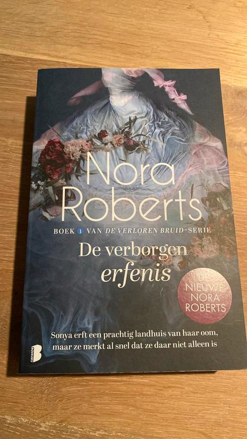 Nora Roberts - De verborgen erfenis, Boeken, Literatuur, Zo goed als nieuw, Ophalen of Verzenden
