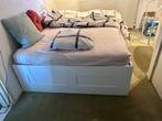 Bedframe, Huis en Inrichting, Slaapkamer | Bedden, Ophalen, Wit, 140 cm, Zo goed als nieuw