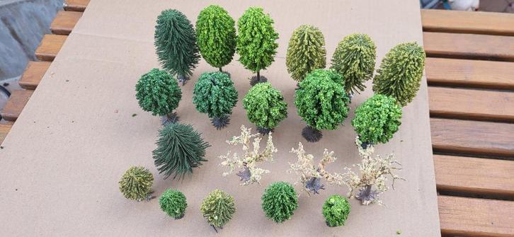 set met 20 stuks mooie bomen heki noch faller, Hobby en Vrije tijd, Modeltreinen | H0, Zo goed als nieuw, Natuur, Ophalen of Verzenden