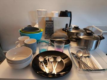 Air fryer, kettle, water filter jug + Kitchen utensils beschikbaar voor biedingen