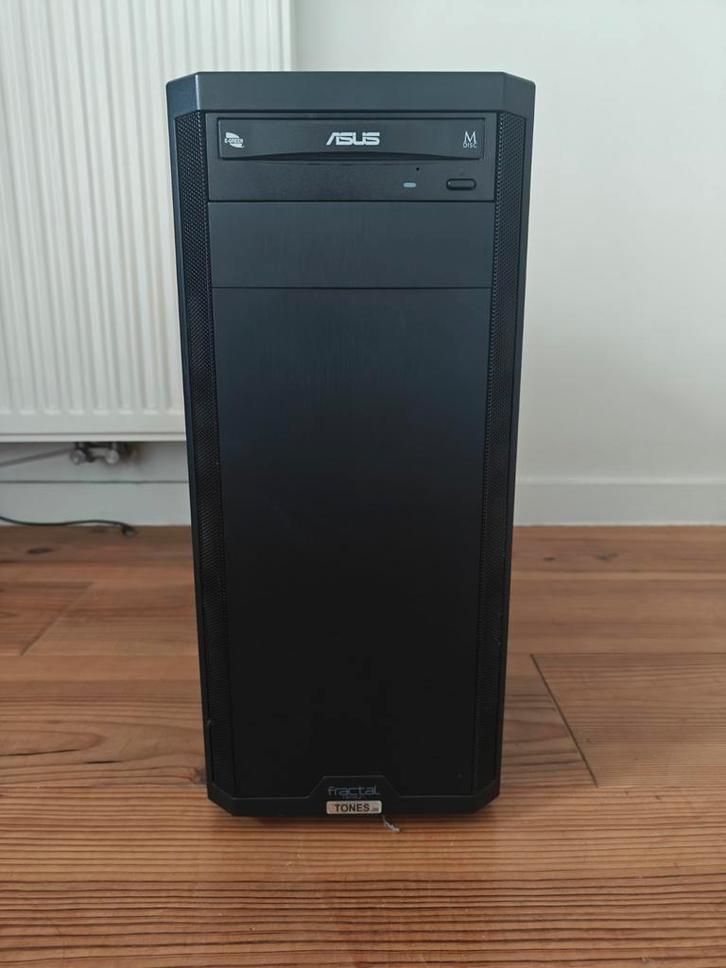 Game computer met Windows 11, Computers en Software, Computerbehuizingen, Gebruikt, Ophalen