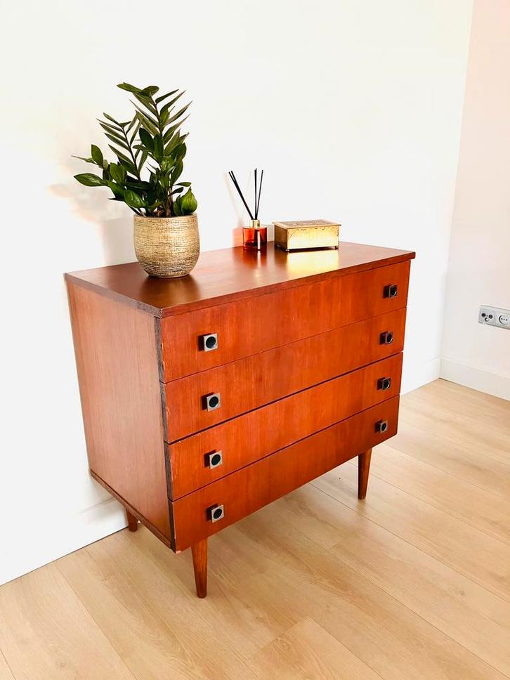 Vintage ladekast met prachtige originele knoppen., Huis en Inrichting, Kasten | Ladekasten, Zo goed als nieuw, Minder dan 100 cm