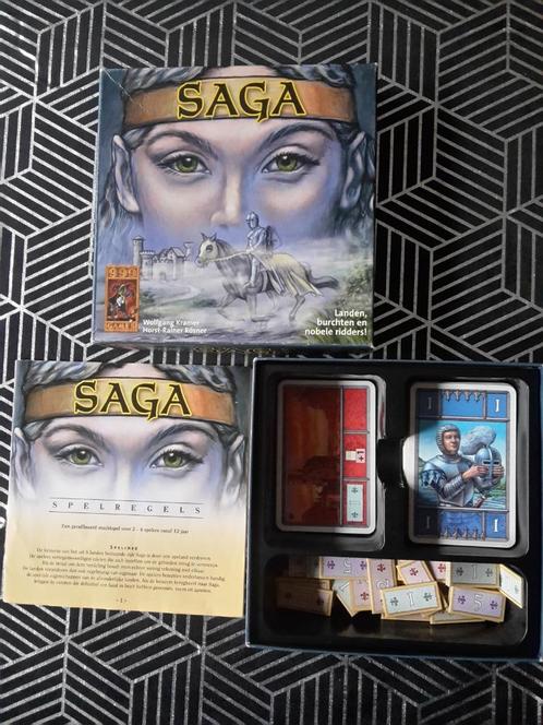 Nieuw spel Saga, 2-4 spelers, W. Kramer, 999, + gratis promo, Hobby en Vrije tijd, Gezelschapsspellen | Kaartspellen, Zo goed als nieuw