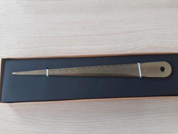 Briefopener  beschikbaar voor biedingen