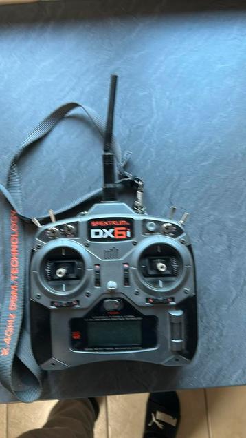 Zender Spektrum DX6i.  Topzender met band. beschikbaar voor biedingen