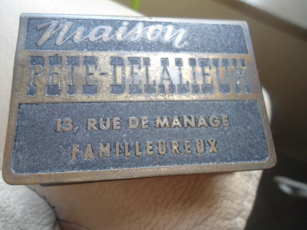 Rare Ancien Porte Boîte Allumette Familleureux, Collections, Marques & Objets publicitaires, Utilisé, Autres types, Enlèvement ou Envoi