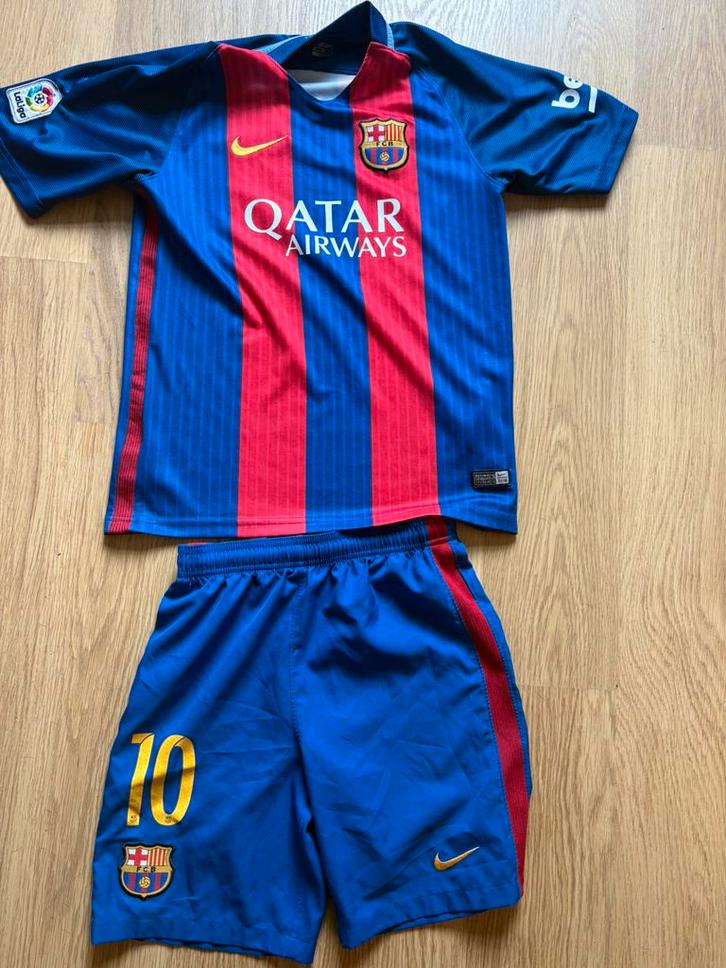 Origineel trui en broekje LIONEL MESSI seizoen 16/17, Verzamelen, Sportartikelen en Voetbal, Zo goed als nieuw, Ophalen