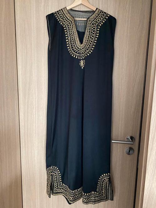 Kleedje, Kleding | Dames, Jurken, Gedragen, Maat 38/40 (M), Zwart, Onder de knie, Ophalen of Verzenden