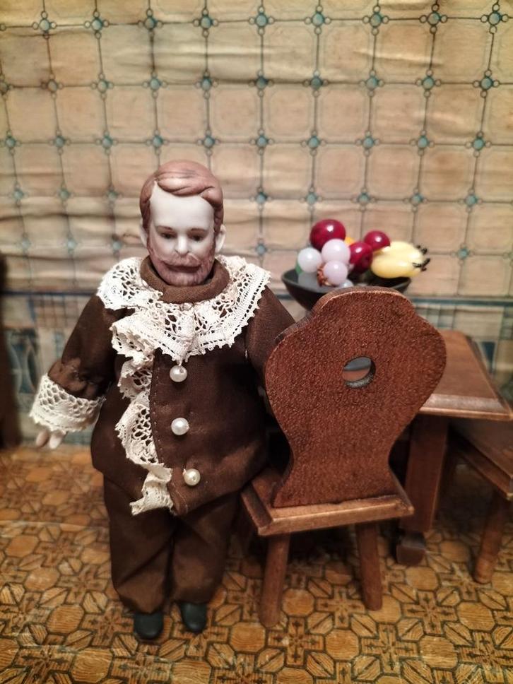 Vintage biscuit poppenhuis man  13, Antiek en Kunst, Antiek | Speelgoed, Ophalen of Verzenden