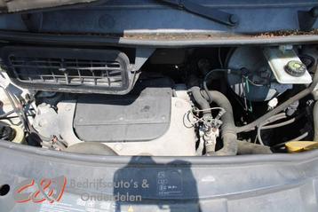 Motor van een Opel Vivaro beschikbaar voor biedingen
