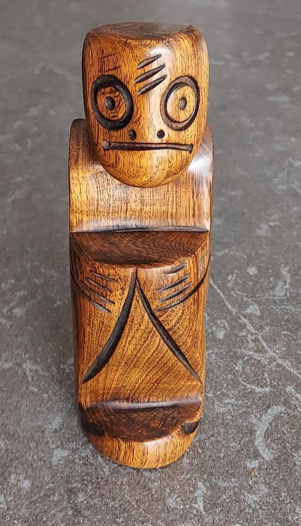 Statuette en bois type TIKI, Antiek en Kunst, Kunst | Beelden en Houtsnijwerken, Ophalen of Verzenden