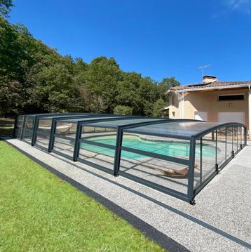 Abri Piscine Haut adossé beschikbaar voor biedingen