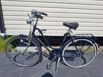 Dames fiets beschikbaar voor biedingen