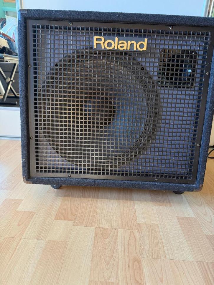 Roland KC-500 4-kanaals 150W 15" keyboardversterker, Muziek en Instrumenten, Versterkers | Keyboard, Monitor en PA, Gebruikt, Keyboardversterker