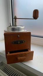 Oude koffiemolen, Enlèvement