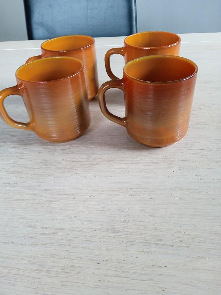 4 vintage BP mokken, Huis en Inrichting, Keuken | Servies, Zo goed als nieuw, Ophalen of Verzenden