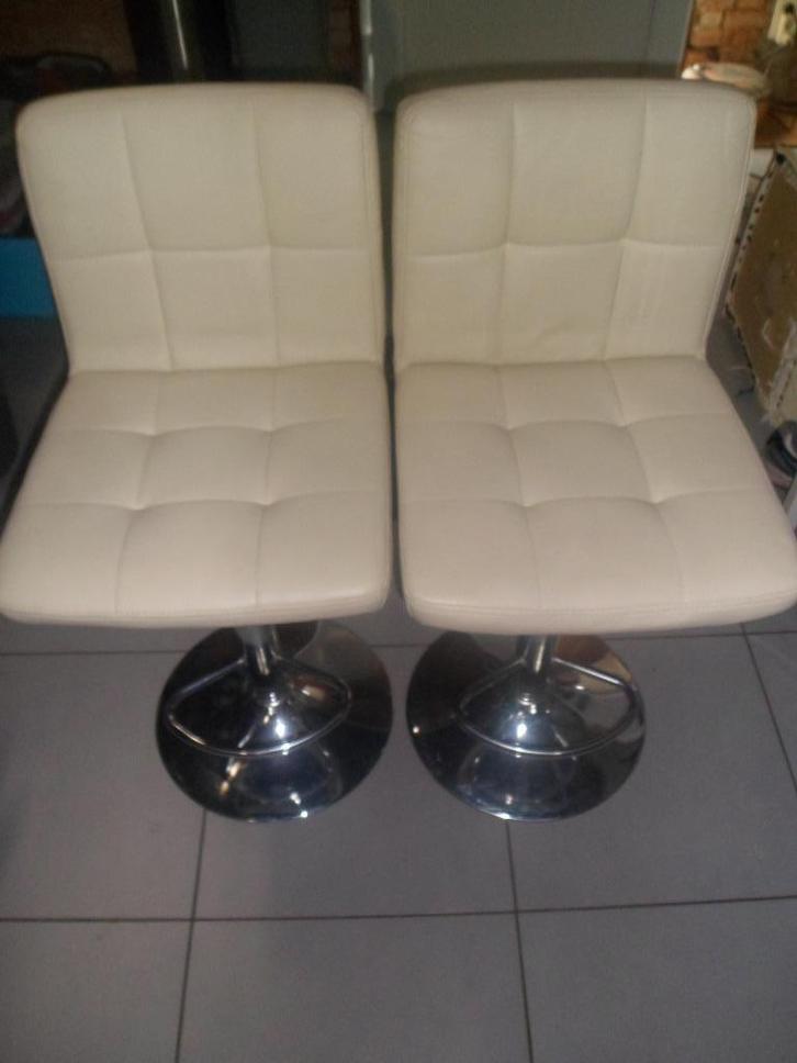 Eetkamer- barstoelen, kunstleer wit-beige 5 stuks, 2breedtes, Huis en Inrichting, Stoelen, Gebruikt, Vijf, Zes of meer stoelen