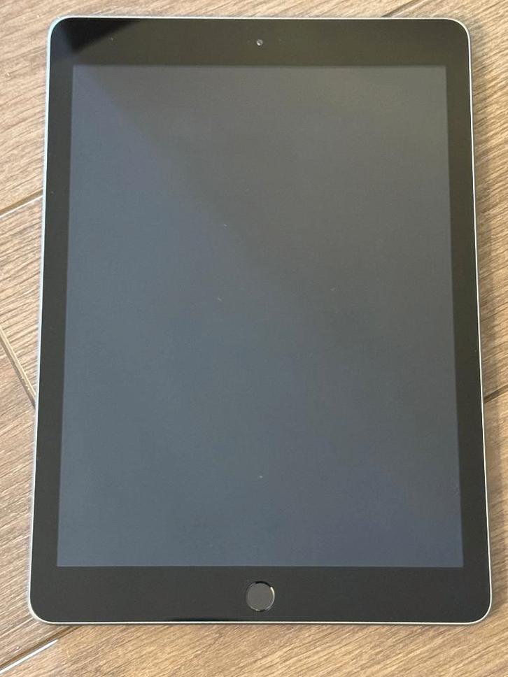iPad 5e generatie (Model A1822), Computers en Software, Apple iPads, Gebruikt, Apple iPad, Wi-Fi, 32 GB, Grijs, Ophalen of Verzenden