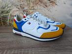 TOMMY HILFIGER  43, Wit, Ophalen of Verzenden, Zo goed als nieuw, Sneakers