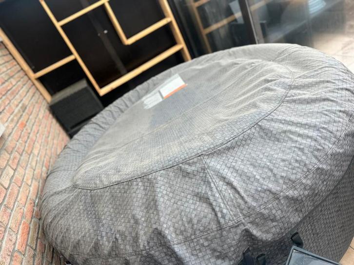 Intex jacuzzi, Tuin en Terras, Bubbelbaden en Hottubs, Gebruikt, Opblaasbaar, Afdekzeil, Filter, Pomp, Ophalen