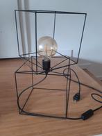 Lampe avec structure métallique carré, Comme neuf, Enlèvement