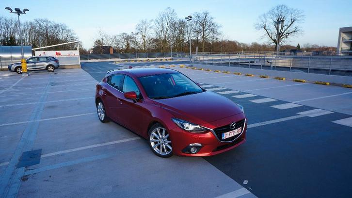 Mazda 3 Skyactiv 2.0 Kuroi, Autos, Mazda, Particulier, Cruise Control, Intérieur cuir, Pack sport, Sièges sport, Sièges chauffants
