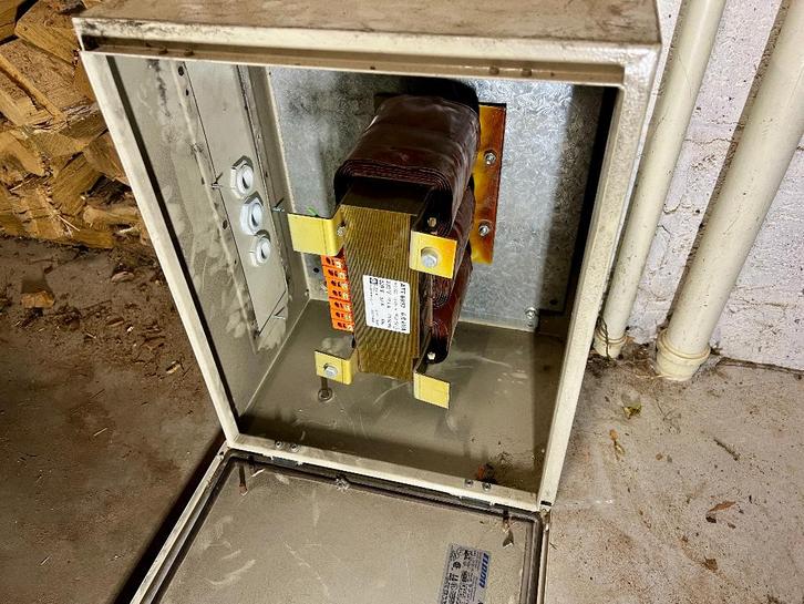 Autotransformateur EREA 6,8 KVA - 240/400V triphasé, Bricolage & Construction, Électricité & Câbles, Utilisé, Autres types, Enlèvement