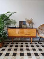 Vintage sixties dressoir / platenspeler meubel / retro kast, Huis en Inrichting, 25 tot 50 cm, 100 tot 150 cm, Vintage, Zo goed als nieuw