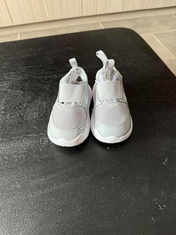 Nike schoentjes - maat 22 beschikbaar voor biedingen