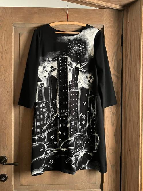 Prachtig nieuw gevoerd zwart kleedje van Moschino, Kleding | Dames, Jurken, Maat 42/44 (L), Zwart, Ophalen of Verzenden