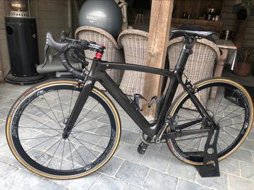 Carbon racefiets maat 52 beschikbaar voor biedingen