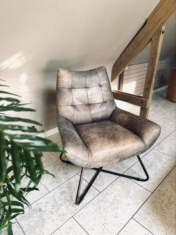 Fauteuil Dialma Brown beschikbaar voor biedingen