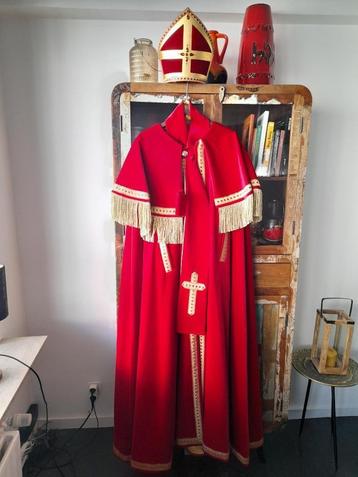 Costume de Sinterklaas, manteau, mitre, étole