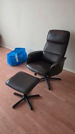 Fauteuil avec repose pied, Leer