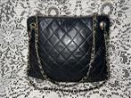 CHANEL gewatteerde vintage zwarte leren tas, Ophalen of Verzenden, Zwart