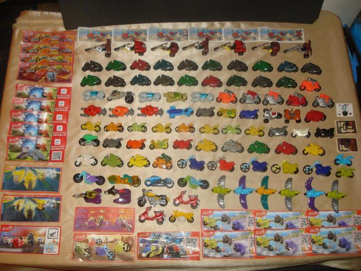 KINDER Lot de Séries de Motos Diverses 1990's - 2000's, Verzamelen, Verrassingseieren, Zo goed als nieuw, Overige typen, Ophalen of Verzenden
