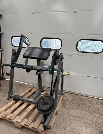 Hammer Strength Bicep curl / Bizeps curl / Biceps / bizep beschikbaar voor biedingen