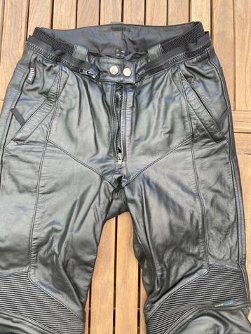 Leren moto broek beschikbaar voor biedingen