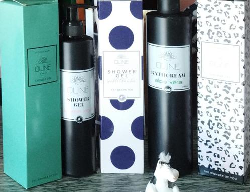 set van 4 flesjes douchegel - 1 fles badcrème, Handtassen en Accessoires, Uiterlijk | Lichaamsverzorging, Nieuw, Bad & Douche