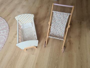 Poppen Buggy en Bed beschikbaar voor biedingen