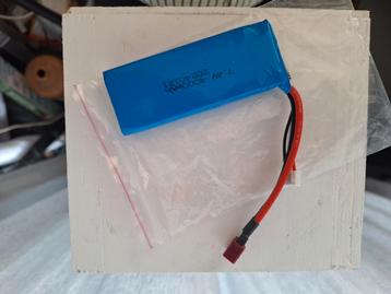 7,4 v 4000 mAh beschikbaar voor biedingen