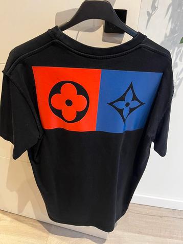 Tshirt maat large beschikbaar voor biedingen