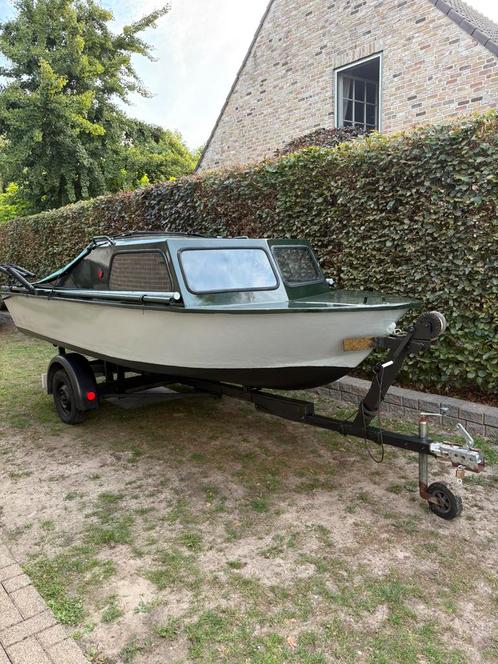 Bootje, Watersport en Boten, Motorboten en Motorjachten, Zo goed als nieuw, Overige materialen, Benzine, Buitenboordmotor, Minder dan 10 pk