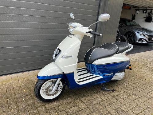 Peugeot Django 125cc white/blue, Vélos & Vélomoteurs, Cyclomoteurs | Peugeot, Utilisé, Autres modèles, Enlèvement