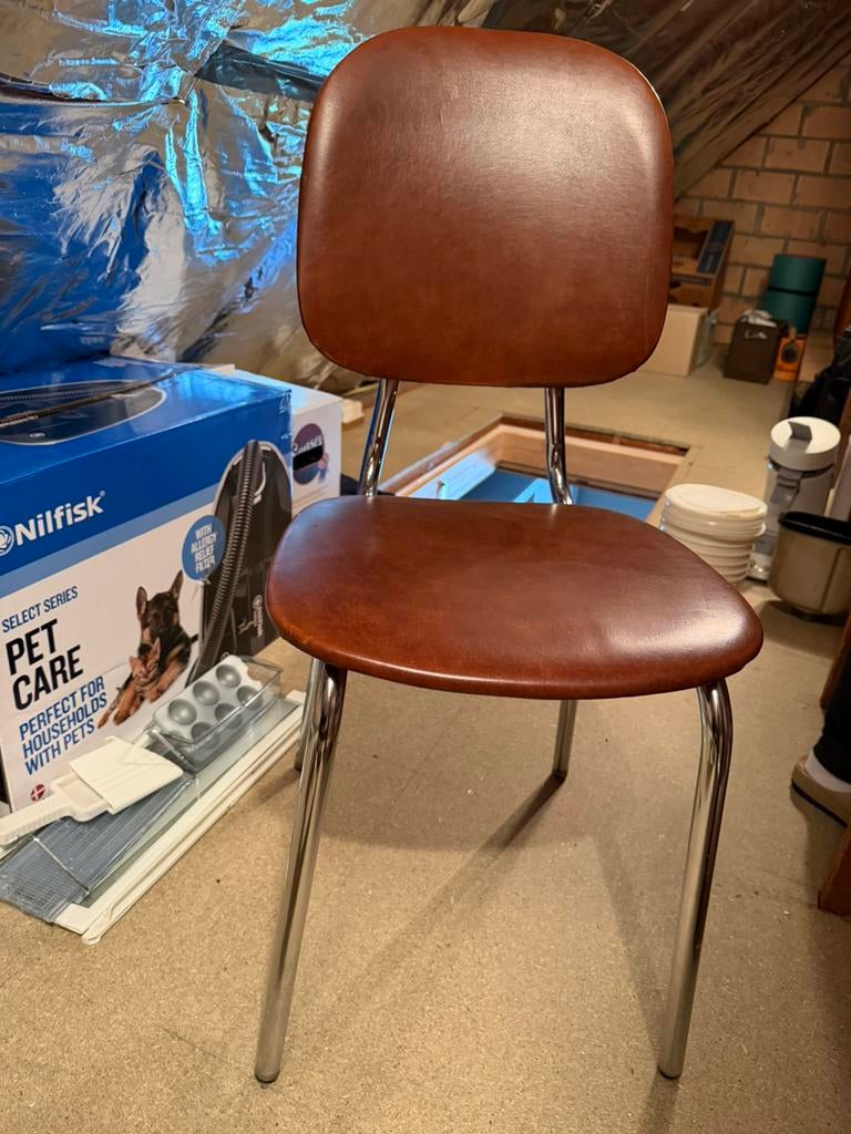 4 stoelen, Huis en Inrichting, Stoelen, Ophalen, Kunststof, Gebruikt, Bruin