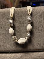 Très beau collier perles blanches et argentées, Gebruikt, Wit, Overige materialen